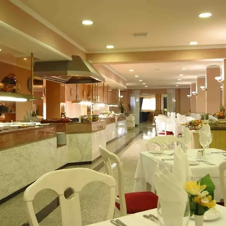 Las Arenas Suites Hotel 4*